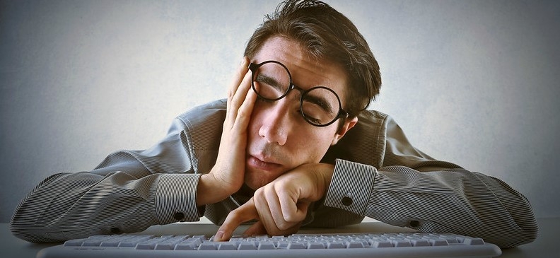 Как недосып влияет на вес?