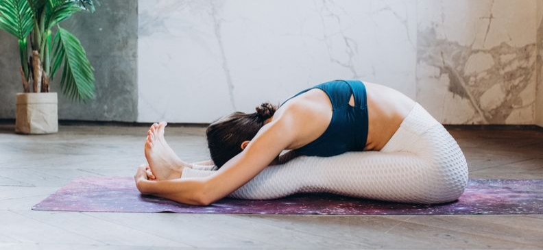 Простая растяжка для спины и шеи